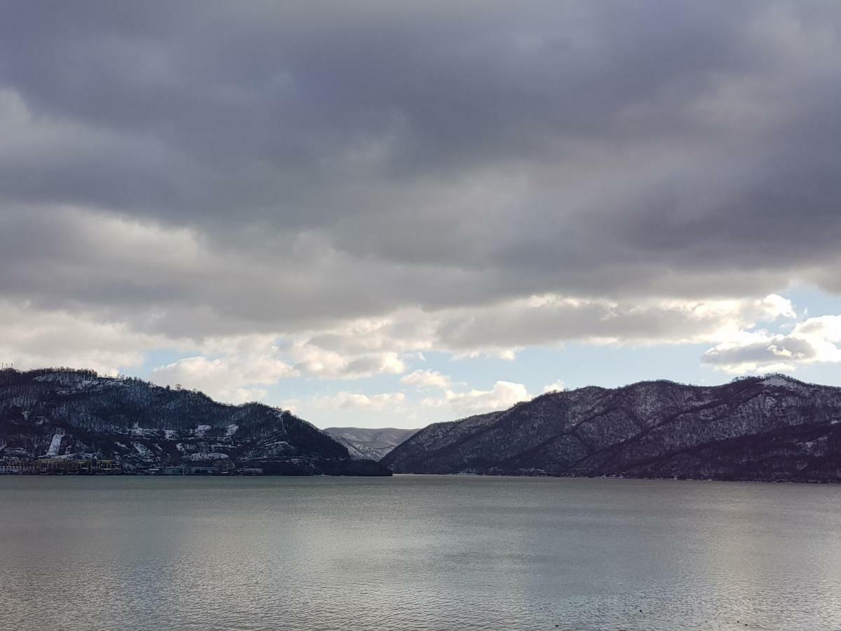 The View Apartment Orsova Luaran gambar